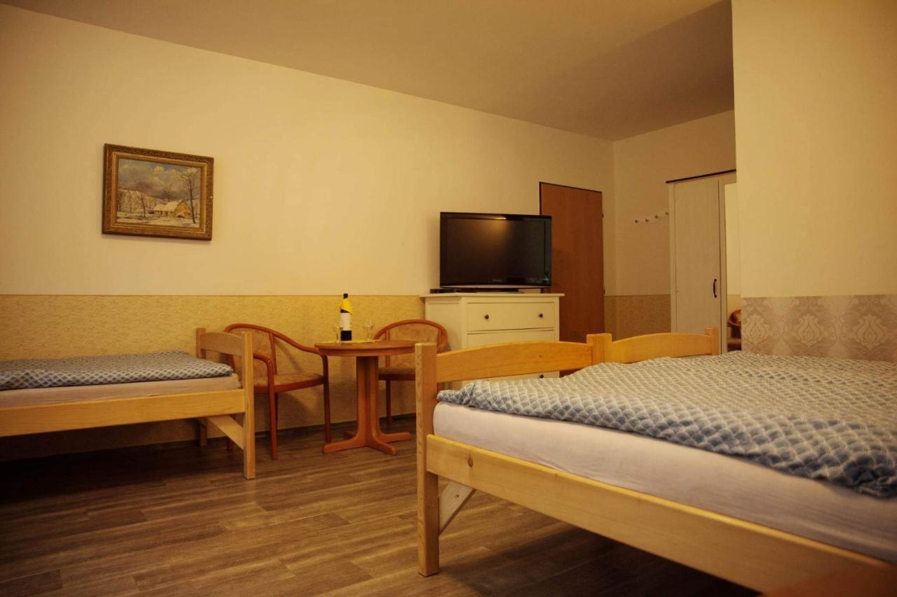 Penzion U Jezera Konstantinovy Lazne Exterior foto