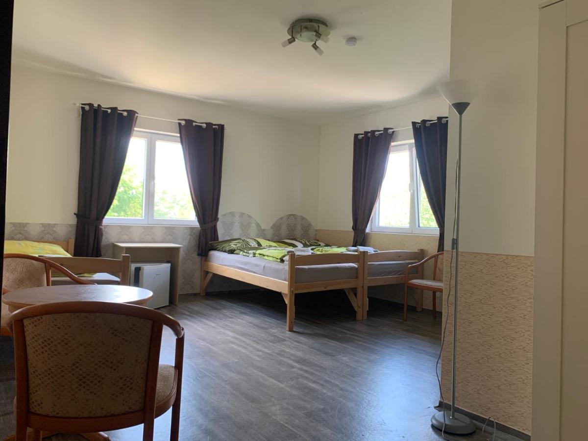 Penzion U Jezera Konstantinovy Lazne Exterior foto